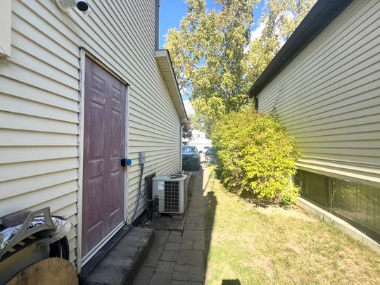 For Lease - 45 Lillooet Crescent, Richmond Hill, Ontario - Photo 1