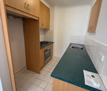 "Essendon Lifestyle Made Easy – Power and Water Included" - Photo 3