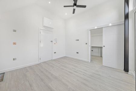 Studio to rent - Photo 5