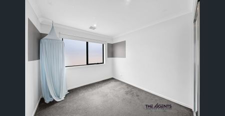 Stunning Double-Storey Family Home for Lease – Close to Princes Freeway - Photo 4