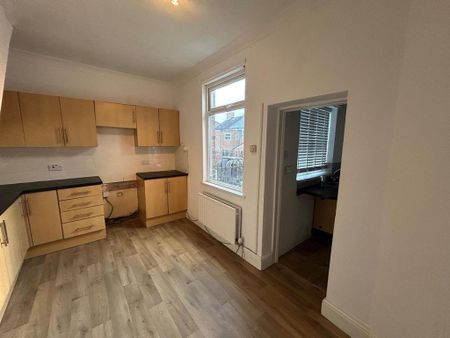 2 bedroom end of terrace house to rent - Photo 5