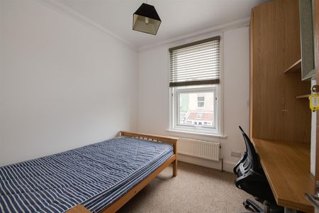 Room For Rent Hunter Road, Southsea - Photo 4