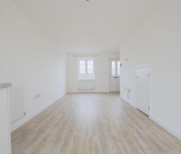 2 bedroom semi-detached house to rent - Photo 6