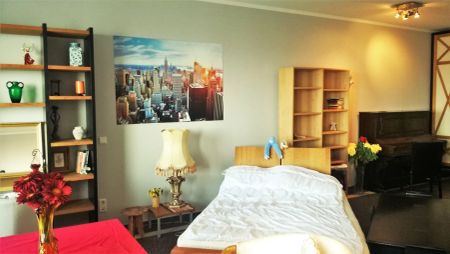All-inklusive spacious studio-apartment on higher floor on short time rent beginning form february 2026! - Photo 3