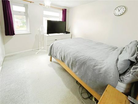 2 bedroom semi-detached house to rent - Photo 2