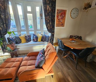 2 Bed Maisonette, London, E14 - Photo 3