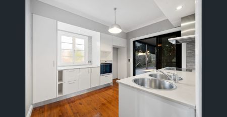 Entertainer's dream in heart of Kedron - Photo 5