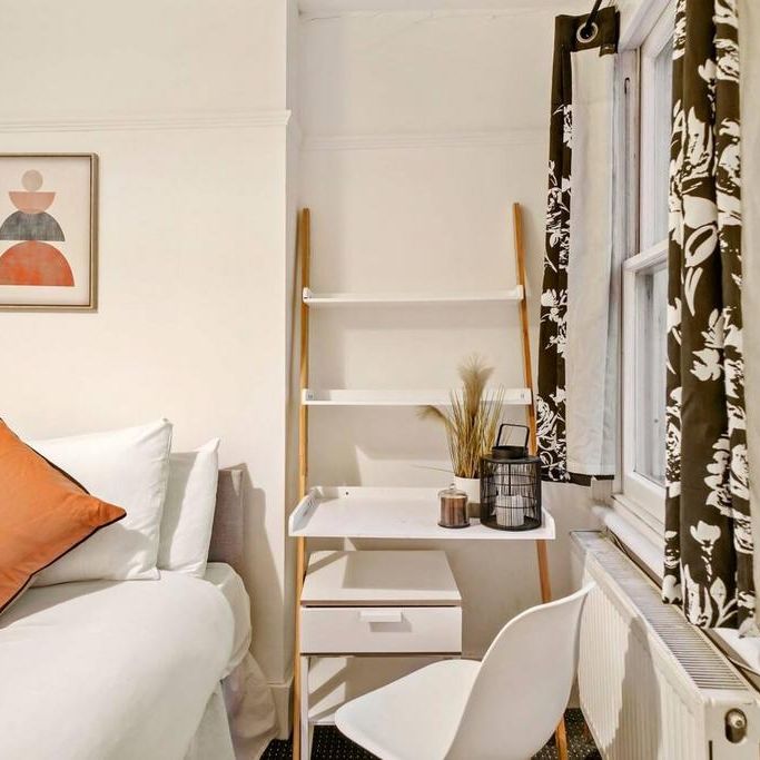 1 bedroom in a house share to rent - Photo 1