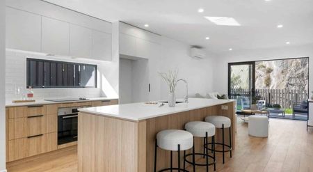 BRAND NEW 4 BEDROOM HOME - Photo 2