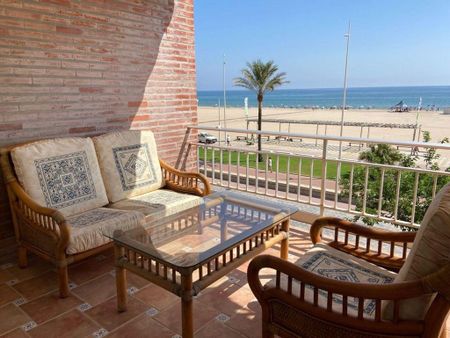 3 room luxury Apartment for rent in Gandia, Spain - Photo 3