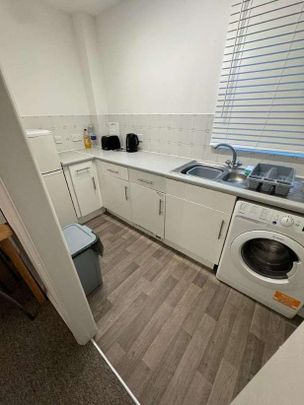 The Pines, Borehamwood, WD6 - Photo 1