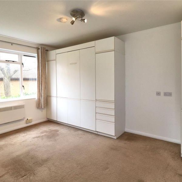 Tintagel Way, WokingProperty for lettings - Seymours - Photo 1