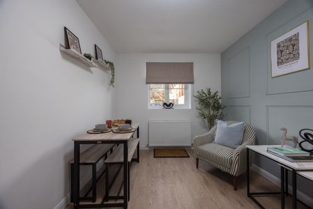 5 Bed Semi-Detached House, Paxton Court, LS12 - Photo 5