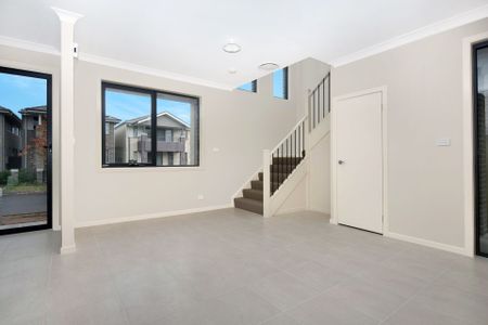 63 William Hart Crescent, Penrith - Photo 3