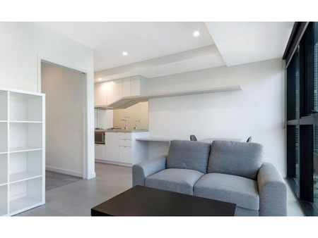 1006/327 La Trobe Street, Melbourne - Photo 2