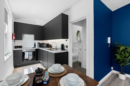 1 Bed Flat, Short Term Lets, BN1 - Photo 3
