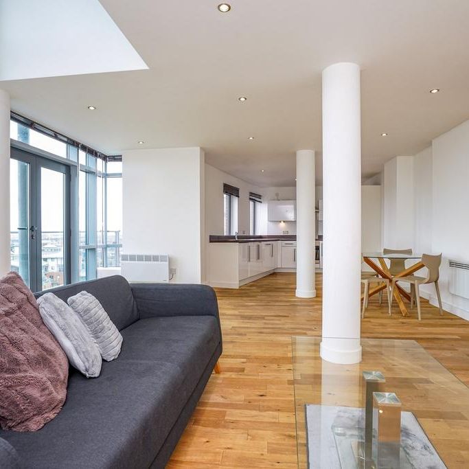 3 bedroom flat to rent - Photo 1