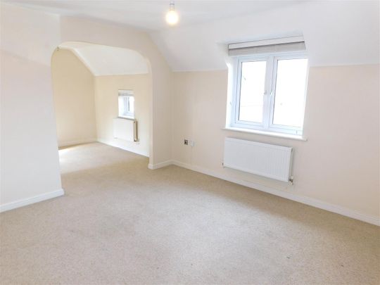 Lilleburne Drive, Nuneaton - Photo 1