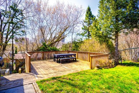 For Lease - 17 Avis (Main) Crescent, Toronto, Ontario - Photo 4