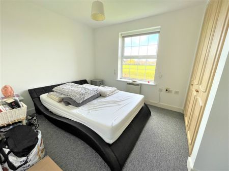 A 1 Bedroom Flat Instruction to Let in - Photo 5