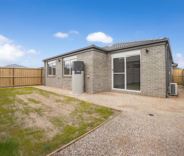 Newly Built Modern Home in a Lovely Armstrong Creek Location! - Photo 5