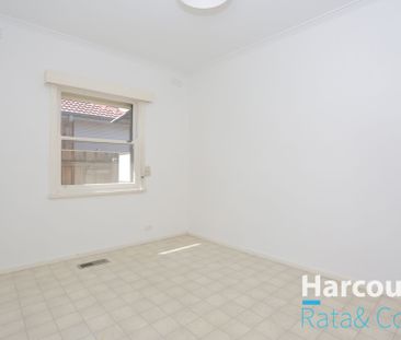 Charming 3-Bedroom Home in Thomastown - Photo 3