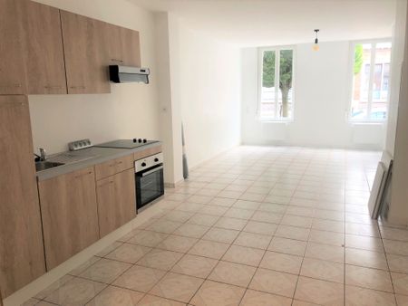 T3 EN DUPLEX ENTIEREMENT RENOVE AVEC COUR - Photo 4