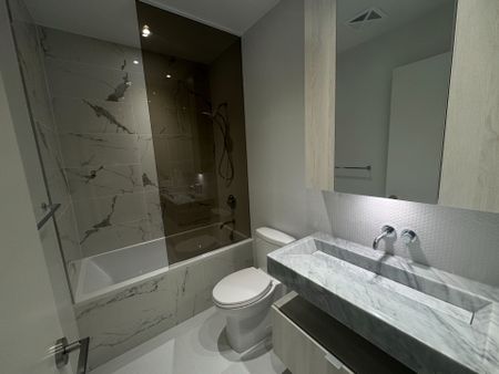 For Lease - 11 Yorkville Avenue Unit# 4705, Toronto, Ontario - Photo 4