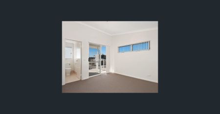 Modern Townhouse in Prime Location - Photo 5