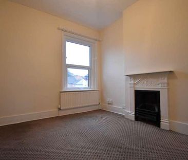 St Georges Road, Aldershot, Hampshire, GU12 - Photo 6