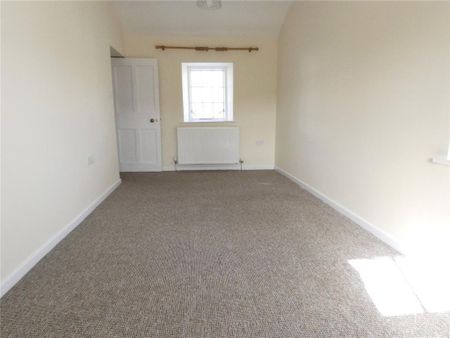 3 bedroom end of terrace house to rent - Photo 4