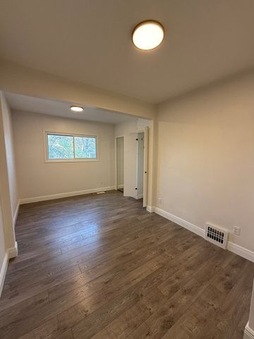 48 Alma Street North - Photo 3