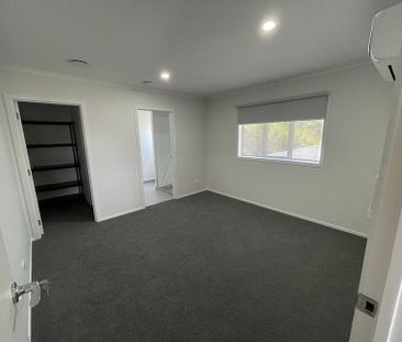 Feel at Home – Bedrooms with Heat Pumps & Ensuites - Photo 6
