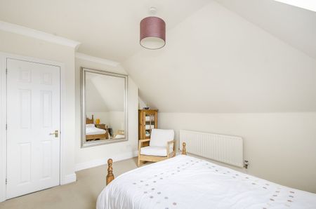 5 bedroom semi-detached house to rent - Photo 4