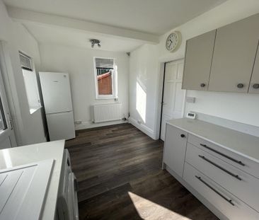 2 bedroom semi-detached house to rent - Photo 5