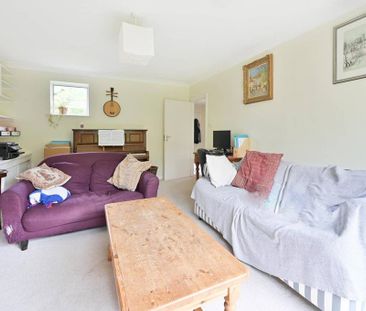 3 bedroom bungalow to rent - Photo 1