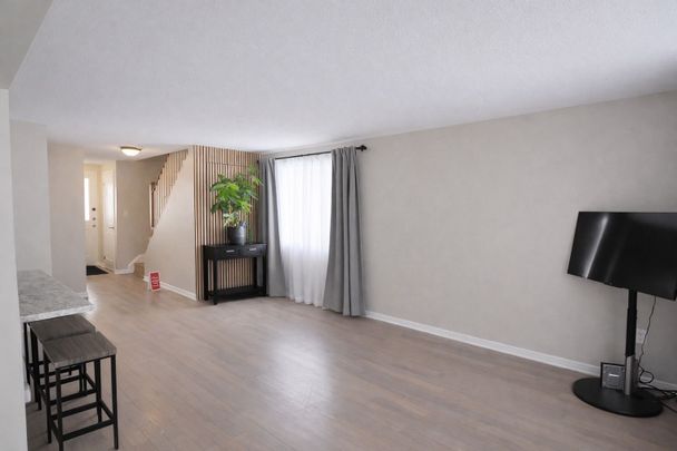 For Lease - 133 Columbia Road, Barrie, Ontario - Photo 1