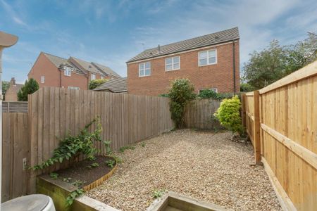 2 bedroom terraced house to rent - Photo 2