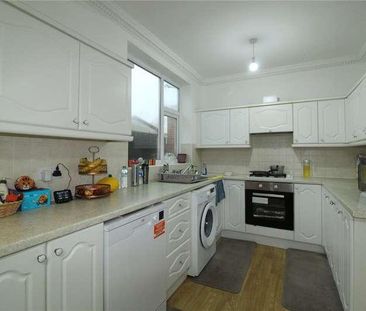 Eastwood Road North, Leigh-on-sea, Essex, SS9 - Photo 2