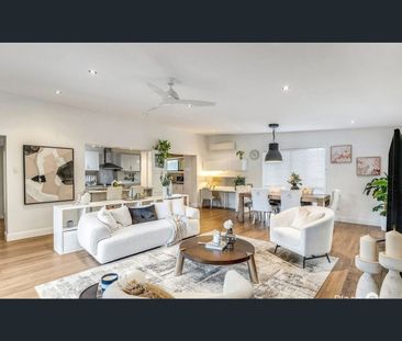 The Ultimate Family Entertainer - Space, Style & Comfort for Everyone - Photo 2