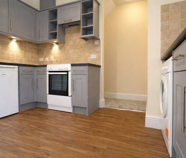 2 bedroom maisonette to rent - Photo 2