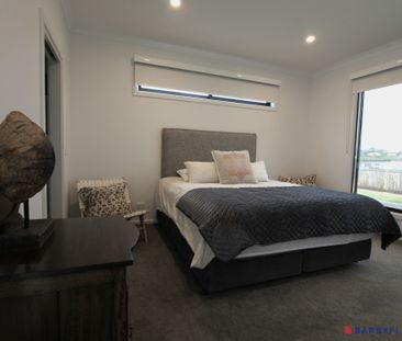 Modern home is San Remo - Photo 5