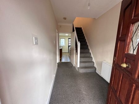 3 Bed Terraced House, Malvern Drive, IG3 - Photo 5