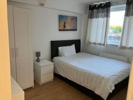 5 Bed Terraced House, Grundy Street, E14 - Photo 3