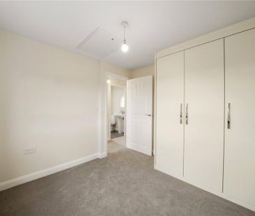 4 bedroom detached house to rent - Photo 4