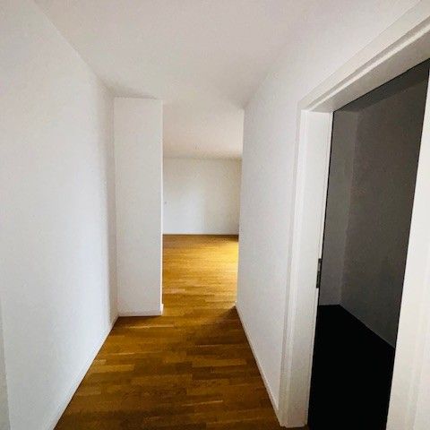 Helle 2-Zimmer-Wohnung mit großem Wohlfühl-Balkon zum Sonne tanken in Arheilgen ab sofort frei - Photo 1