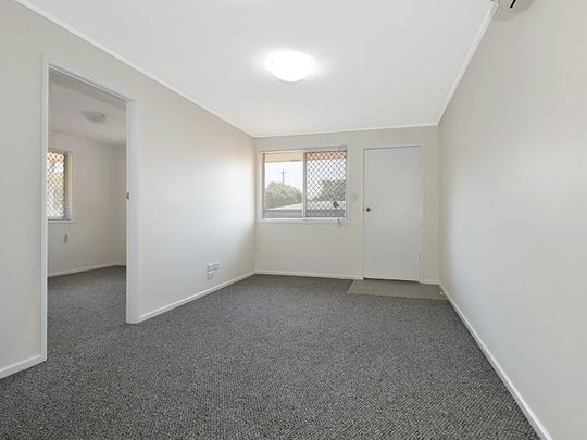 Renovated unit in sought after location - Photo 1