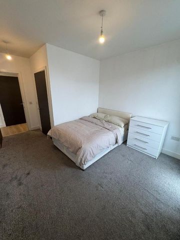 2 Bed Flat, Greater London, E14 - Photo 3
