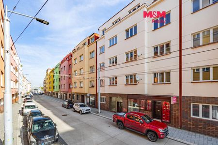 Pronájem bytu 1+1 46 m² - Fotografie 2
