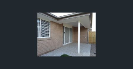 CABOOLTURE - HOMELY & CONVENIENT - Photo 4